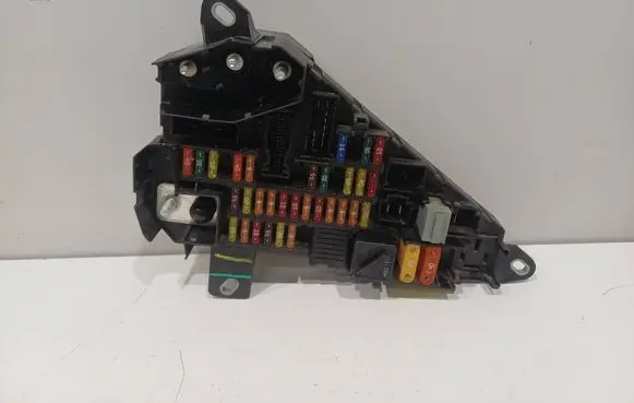 BMW 5 E60 E61 Fuse module 6906603