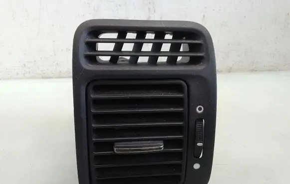 Honda CR-V Dashboard side air vent grill/cover trim 77630S9A00