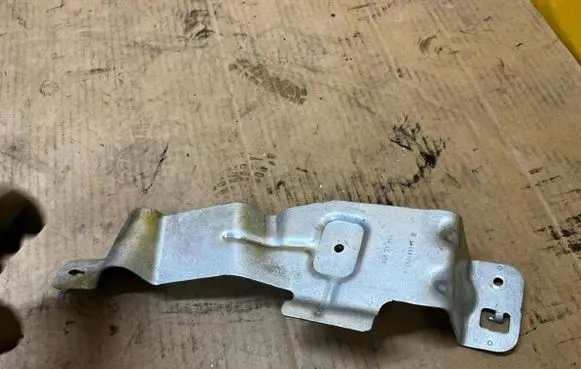 Mercedes-Benz GL X166 Bracket in trunk/boot A1668101714