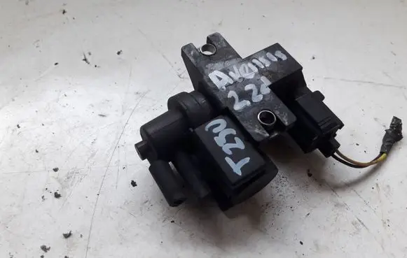 Toyota Avensis T250 Vacuum valve 258190R011