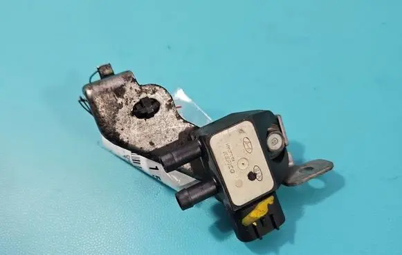 Hyundai i30 Exhaust gas pressure sensor 392102F600 IMPRK1567144