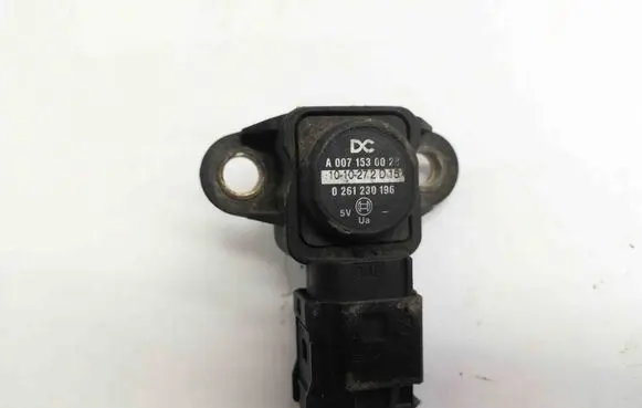 Mercedes-Benz E C207 W207 Air pressure sensor A0071530028