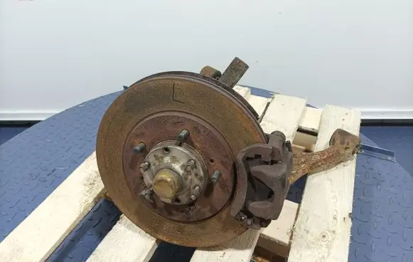 Front wheel hub spindle knuckle