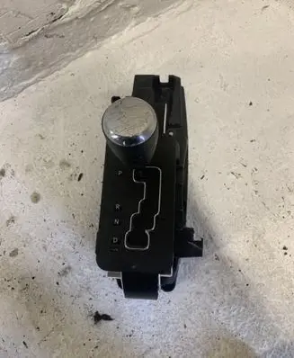 Dodge Nitro Gear shifter/selector 52109818AF