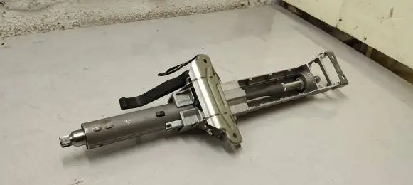 BMW i5 G60 Steering wheel axle 5a9d958