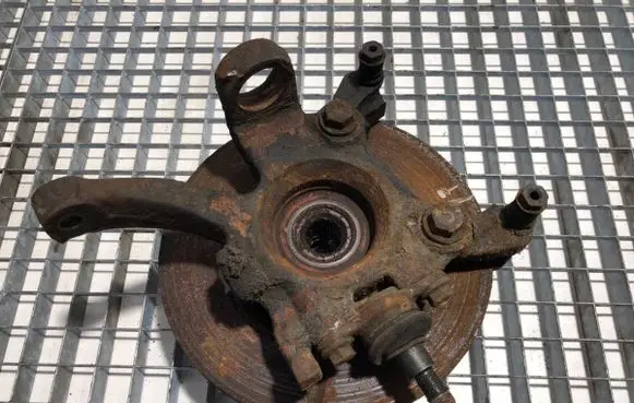 Volkswagen Transporter - Caravelle T4 Front wheel hub spindle knuckle