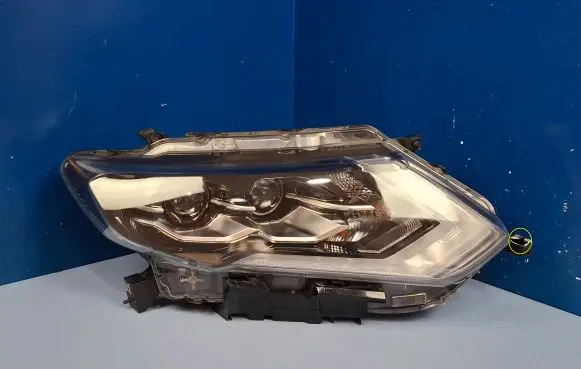 Nissan X-Trail T32 Headlight/headlamp 260106FP8B