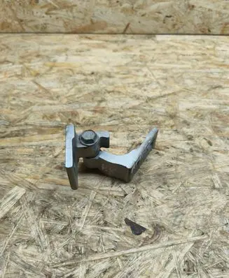 Fiat 500E Front door lower hinge 