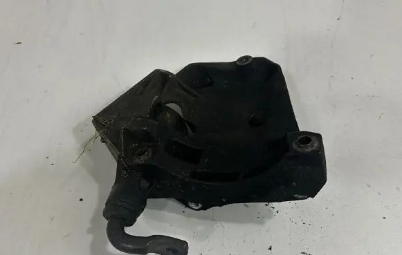 BMW 7 E65 E66 A/C compressor mount bracket 7786708 7794174