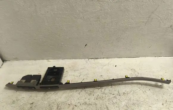 Toyota Avensis T250 Dashboard glove box trim 5547505010 MT3509