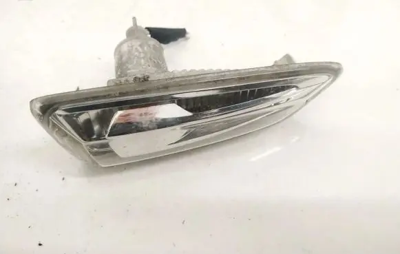 Opel Astra J Front fender indicator light 13491089