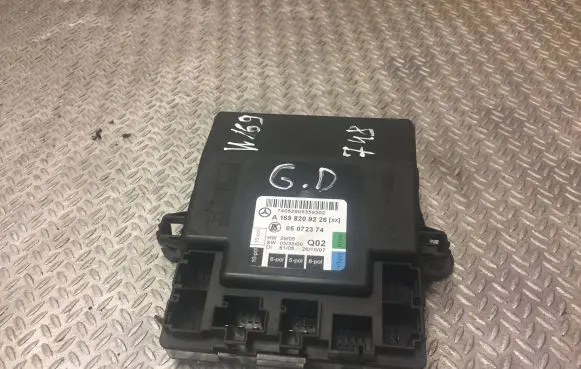 Mercedes-Benz A W169 Door control unit/module 1698209226 A1698209226