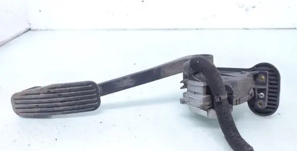 Volvo V70 Accelerator throttle pedal 30636003 6PV00853700
