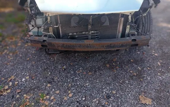 Toyota Sienna XL20 II Front quarter panel 