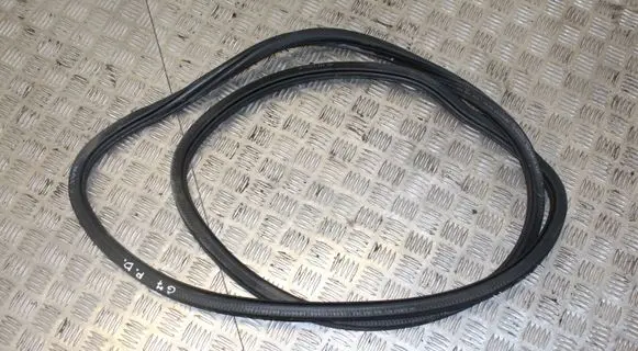Volkswagen Golf VII Front door rubber seal 5G4867912