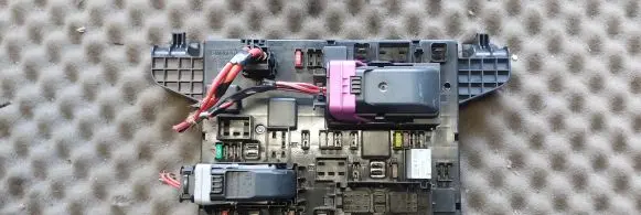 Opel Zafira C Fuse module 13368651 365927271 1110138AA