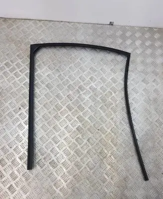 Nissan Leaf II (ZE1) Rubber seal rear door window/glass 823303NF0A