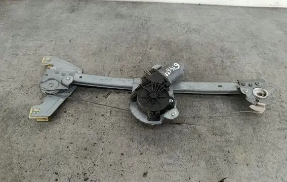 Peugeot 107 Front door window regulator with motor