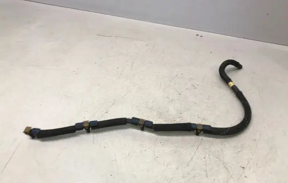 Volkswagen PASSAT B7 Fuel return line/hose 1928301276
