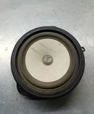 Audi A3 S3 8P Front door speaker 8p0035411