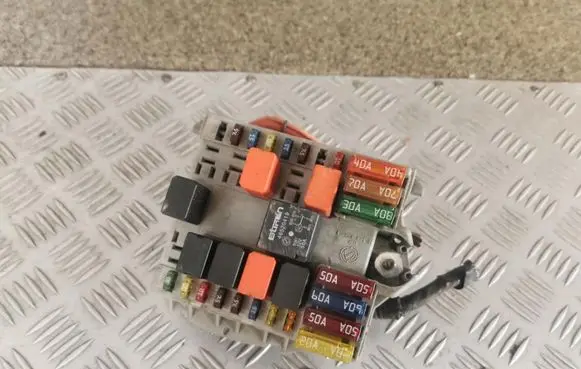 Fiat Punto (188) Fuse box set 46760255