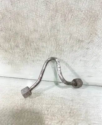 Fuel injector supply line/pipe