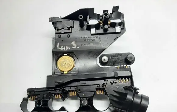 Mercedes-Benz E W210 Transfer box differential control unit 1402700561