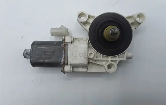 Chrysler Sebring (JS) Rear door window regulator motor 0130822329 3006624D