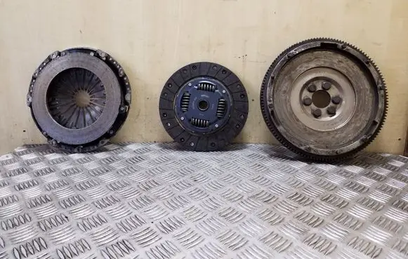 Volkswagen Golf Plus Clutch set kit 03L105273K