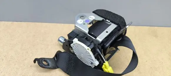 Mercedes-Benz E W212 Rear seatbelt A2128605485