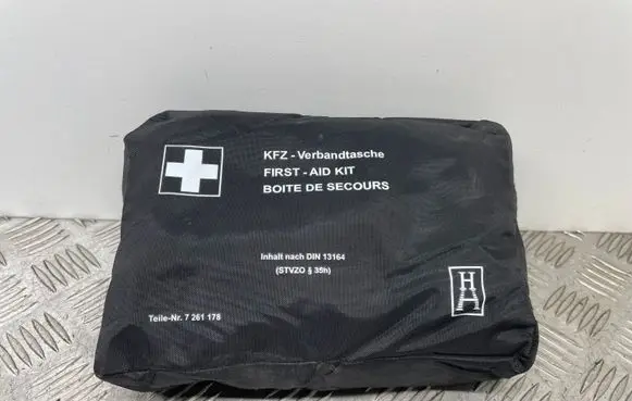 BMW 3 E90 E91 First aid kit 7261178