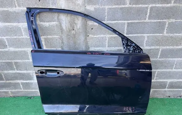 Volkswagen T-Roc Front door 
