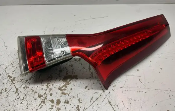 Volvo XC70 Tailgate rear/tail lights 