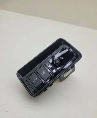Jaguar XE Tailgate opening switch GX7311654HC