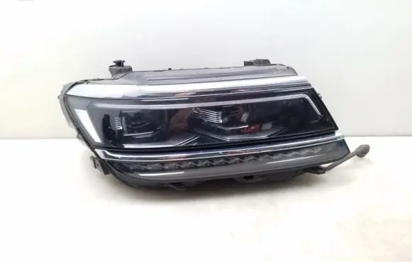 Volkswagen Tiguan Headlight/headlamp 5NB941082D