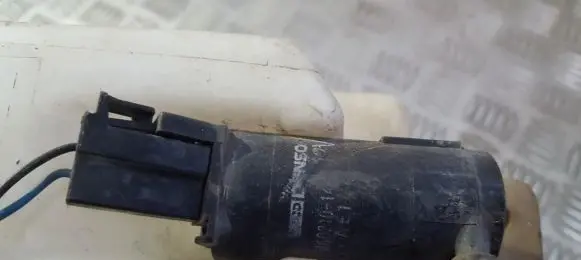Mitsubishi Colt Windscreen/windshield washer pump