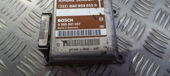 Audi A4 S4 B5 8D Airbag control unit/module 8a0959655b 0285001037