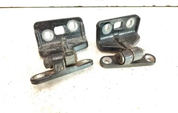 Rear door hinge set