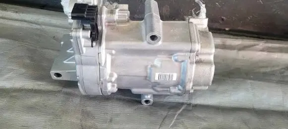 Renault Captur II Air conditioning (A/C) compressor (pump) 926003211R 0424002320