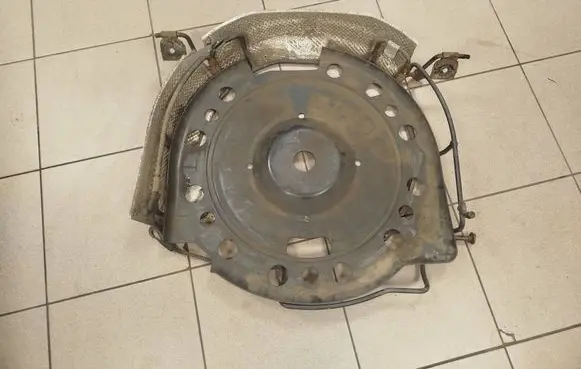Opel Zafira C Spare wheel mounting bracket