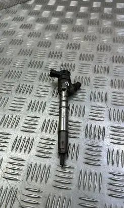 KIA Sportage Fuel injector 338002A610