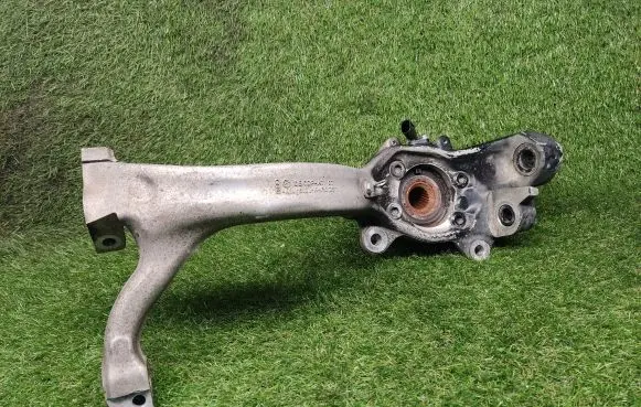 Audi A6 S6 C6 4F Front wheel hub spindle knuckle 4F0407241