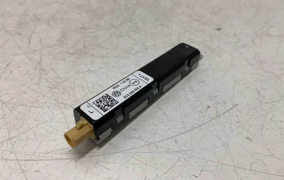 Volkswagen Beetle A5 Aerial antenna amplifier 5C3035552A 15268
