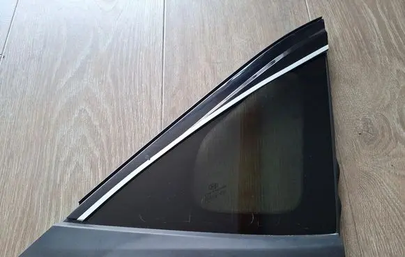 Hyundai Kona II Rear side window 87820HF0