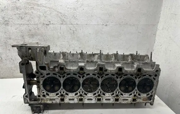 BMW 5 F10 F11 Engine head 0230213 2612732