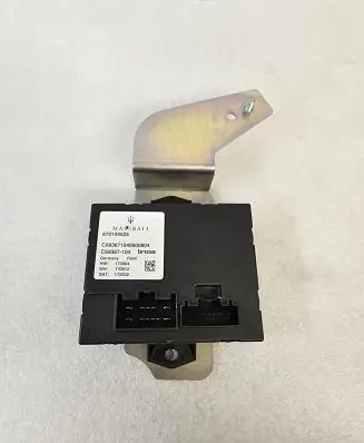 Maserati Levante Tailgate/trunk control unit/module 670104525