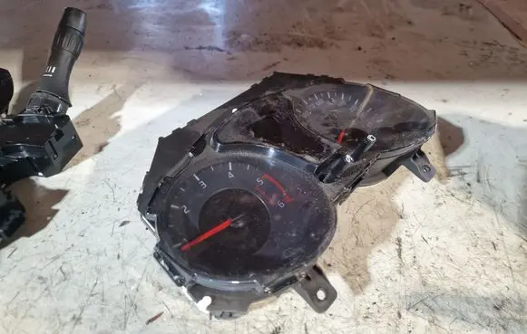 Speedometer (instrument cluster)