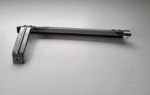 Nissan Qashqai Front door windshield rail 