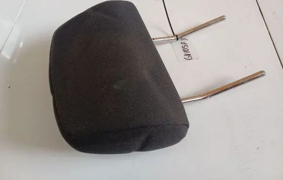 Opel Zafira B Front seat headrest 