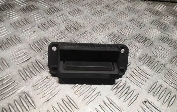 Mercedes-Benz C W204 Tailgate/boot open switch button 2047500293 A2047500293